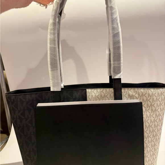 Michael Kors Two-Tone Navy and Cream Tote - Picture 2 of 9